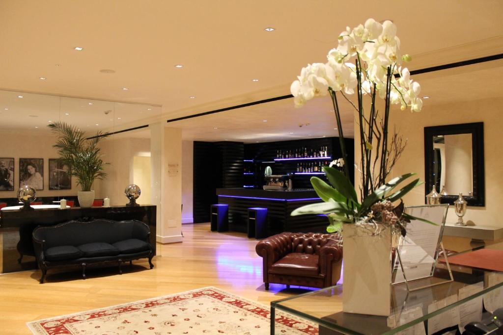 Siri Hotel Фано Екстериор снимка